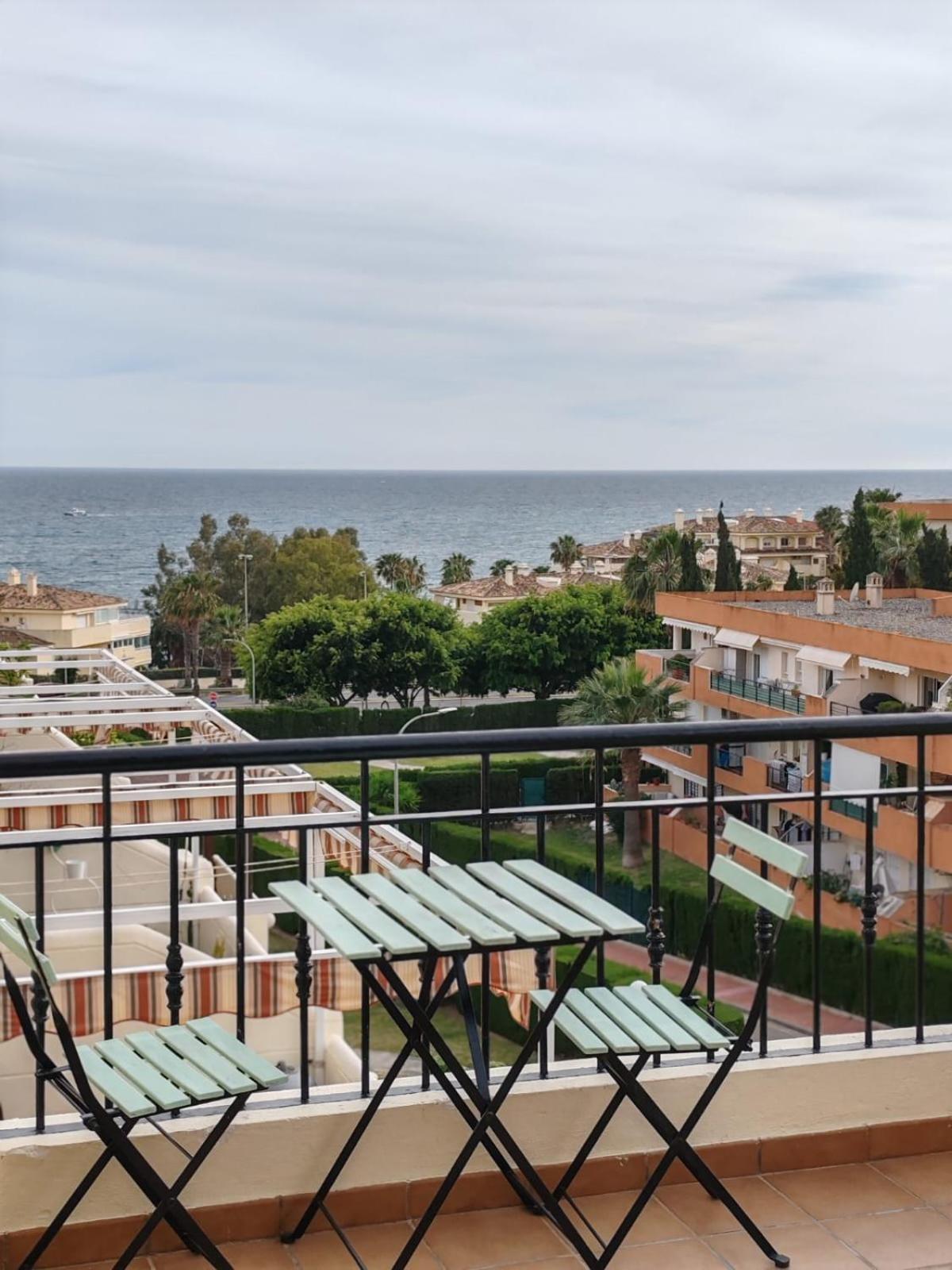 Seaview Apartment With Great Amenities & Facilities Benalmadena Luaran gambar
