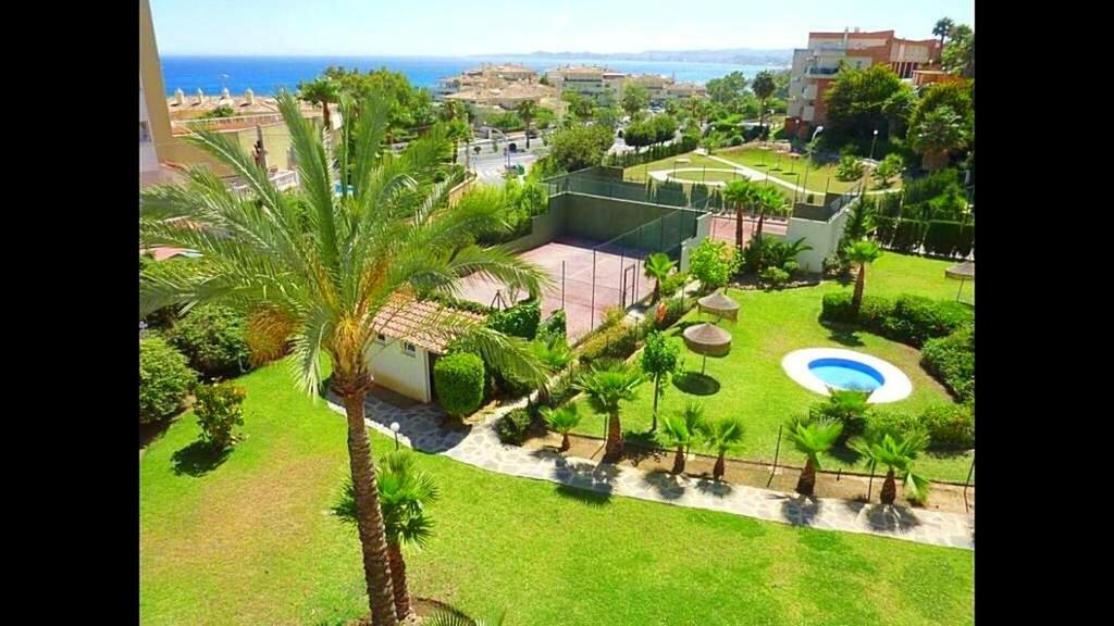 Seaview Apartment With Great Amenities & Facilities Benalmadena Luaran gambar